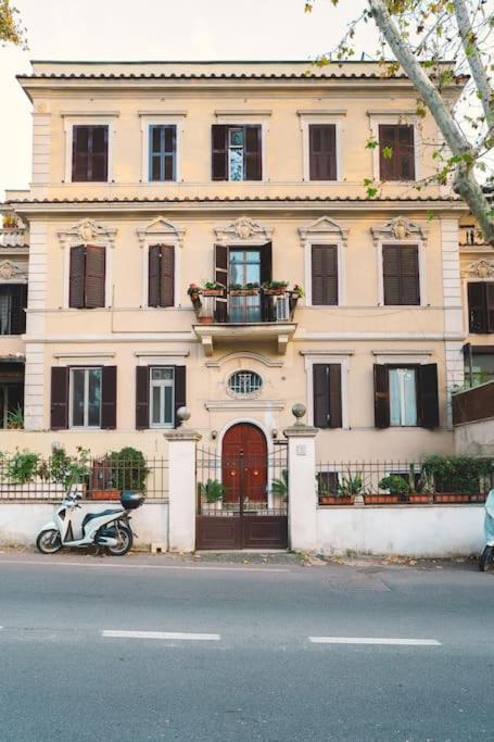 Vaticano/Trastevere Floreal Suite ローマ エクステリア 写真